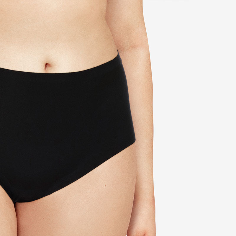 Schwarzer Softstretch Taillenslip in Plus Size von Chantelle - Seitliche Ansicht