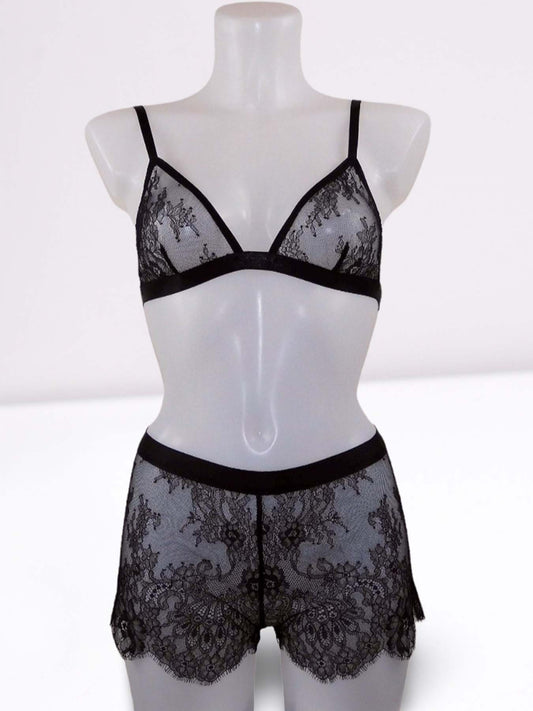 Durchsichtiger Bralette-BH aus schwarzer Spitze mit passendem French Knicker - fishbelly Lingerie handmade in Berlin