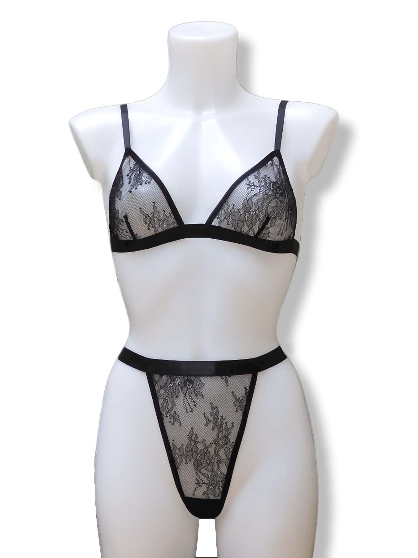 High Waist Taillen-String aus schwarzer Spitze mit passendem Triangel-BH/Bralette ohne Bügel - fishbelly Lingerie handmade in Berlin - Vorderansicht