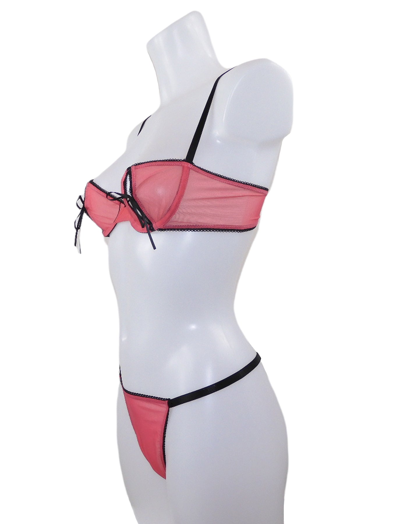 Offener Bügel-BH ouvert in rot mit schwarzen Kontrasten mit passendem offenen Slip ouvert seitliche Ansicht- fishbelly Lingerie handmade in Berlin