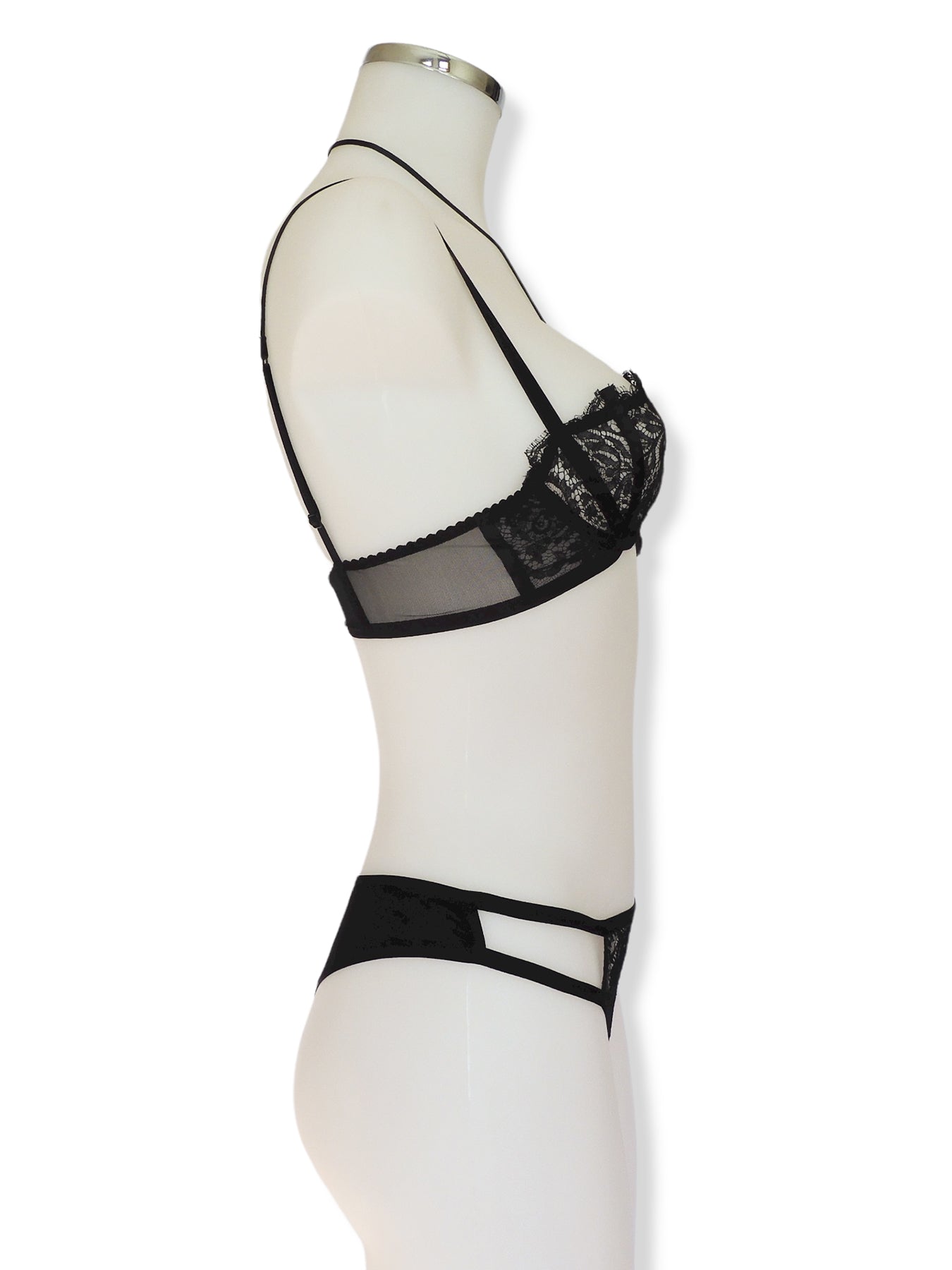 Schwarzer Halterneck Bügel-BH aus Spitze mit passendem String Seitenansicht | fishbelly handmade Lingerie