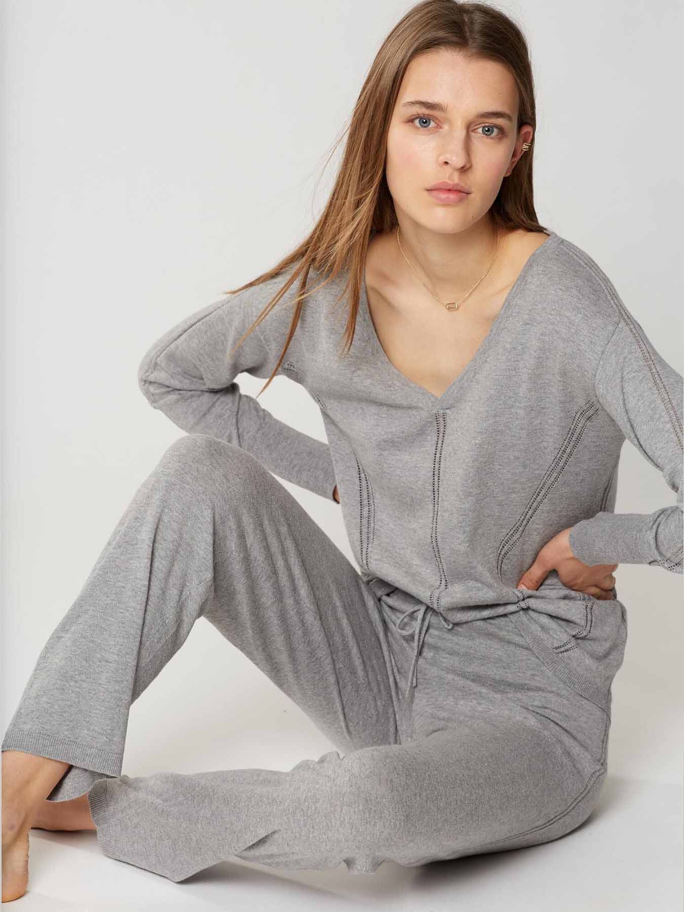 Modell trägt Softwear Set by Maison Lejaby