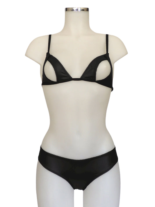 Schwarzer Triangel-BH mit Cut-Out-Detail mit passendem Slip in Faux Leather Optik | fishbelly handmade Lingerie