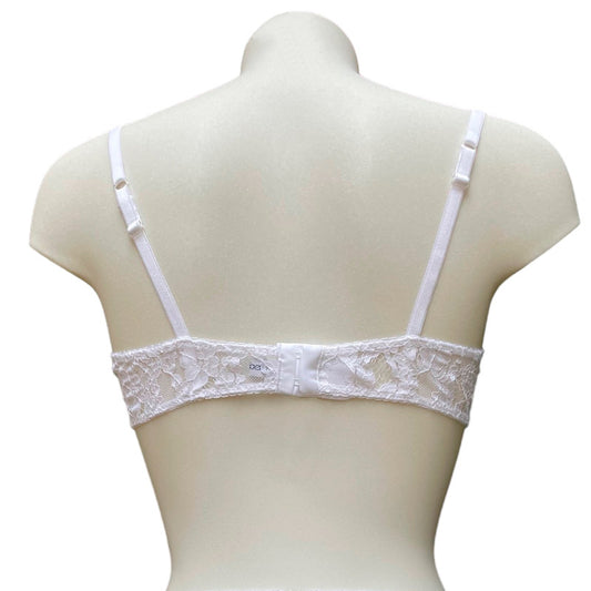 Weißer Balconette BH aus durchsichtiger Spitze und mit braun-weißer Rüschenbortre verzierte Cups von fishbelly Lingerie handmade in Berlin - Rückansicht