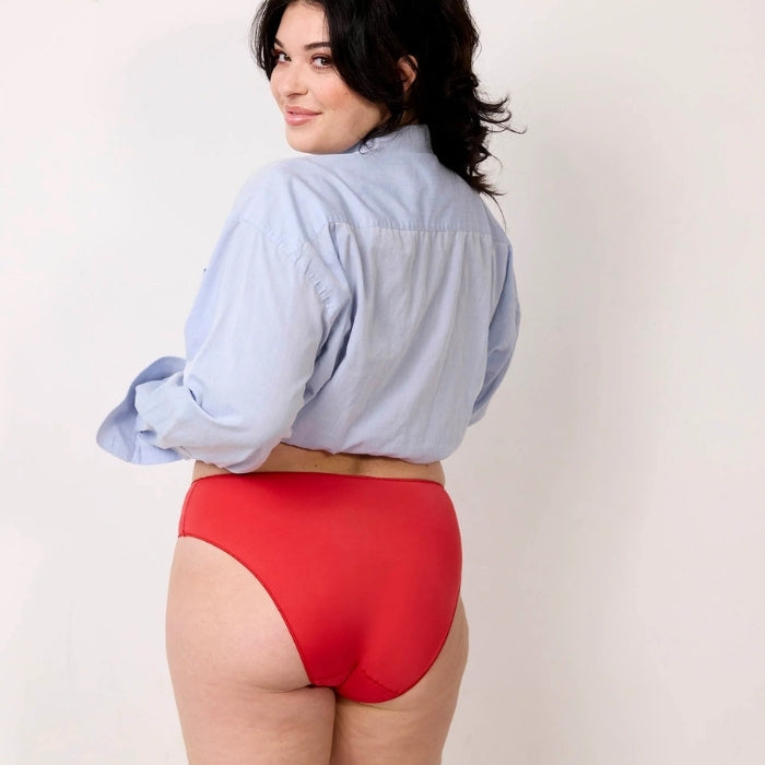 Roter Hüftslip aus der Serie Les Invisibles von Maison Lejaby, Rückansicht