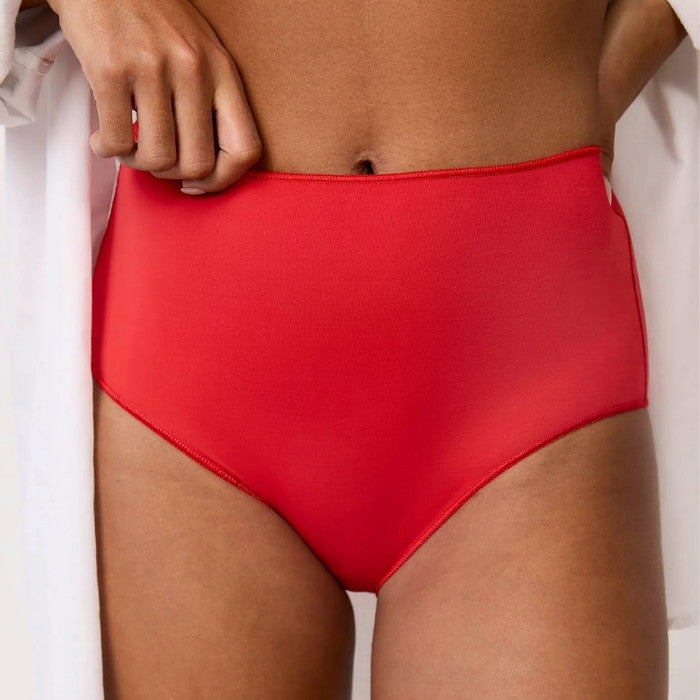 Roter Taillenslip aus der Serie Les Invisibles von Maison Lejaby, Vorderansicht