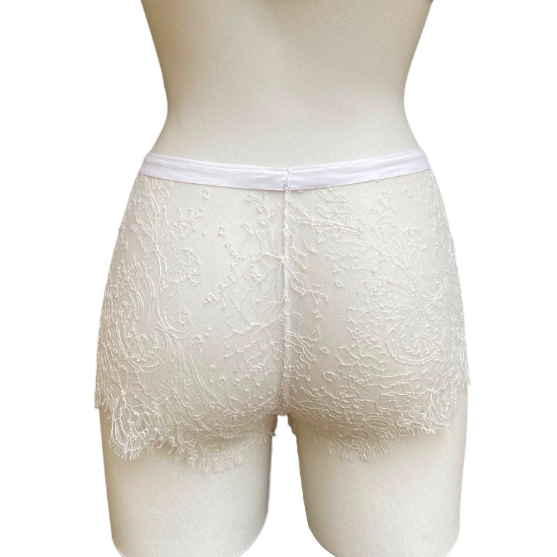 Cremefarbener  French Knicker aus feinster Spitze Rückansicht von fishbelly Lingerie handmade in Berlin