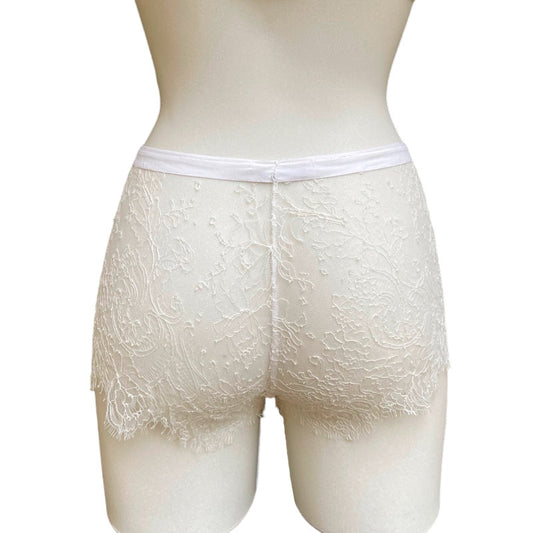Cremefarbener  French Knicker aus feinster Spitze Rückansicht von fishbelly Lingerie handmade in Berlin