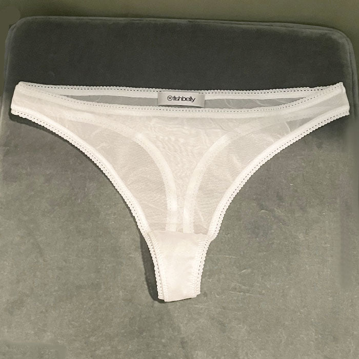 Transparenter weißer String | fishbelly handmade Lingerie in Berlin