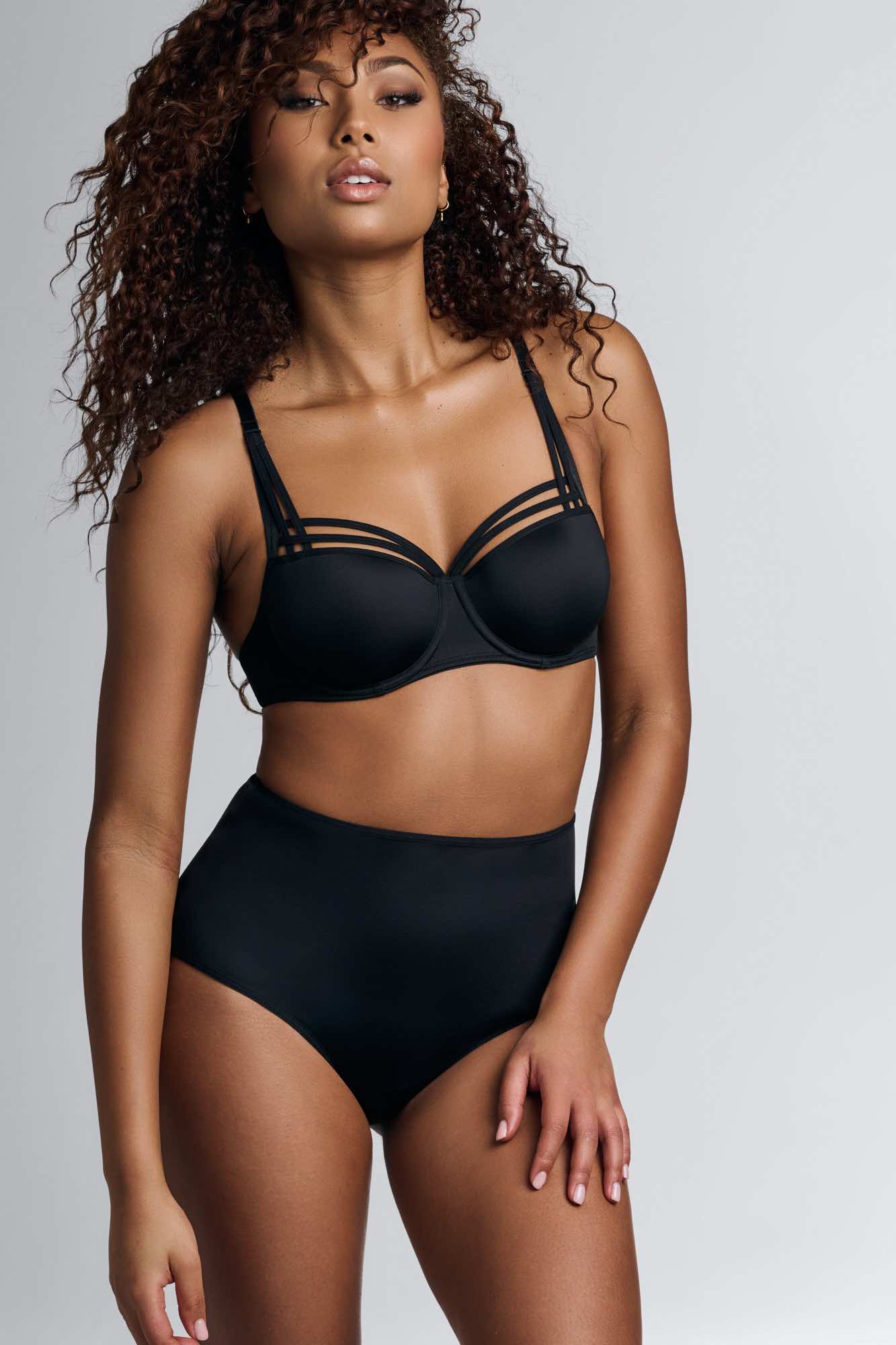 Schwarzer High-Waist-Slip mit hoch geschnittener Taille und sexy Rückansicht - Dame de Paris - Marlies Dekkers - Vorderansicht