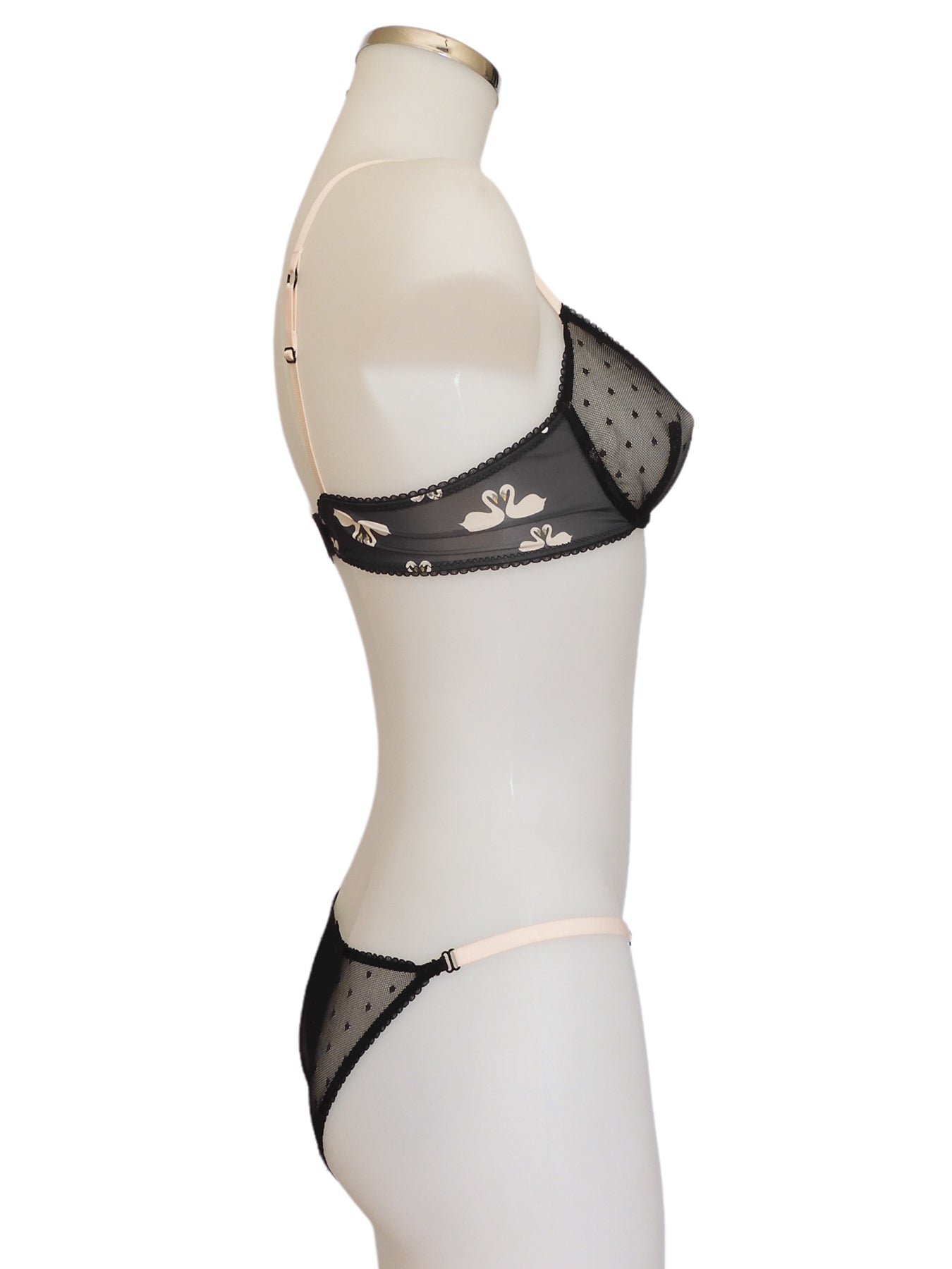 Netzbügel-BH und Tanga-Slip mit Schwänen seitliche Ansicht | fishbelly handmade Lingerie