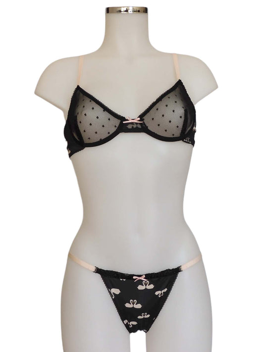 Netzbügel-BH und Tanga-Slip mit Schwänen | fishbelly handmade Lingerie